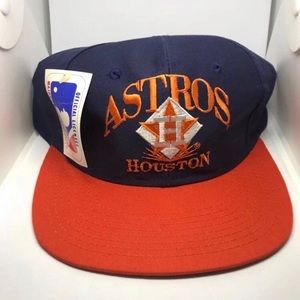 Houston Astros hat and T-shirt